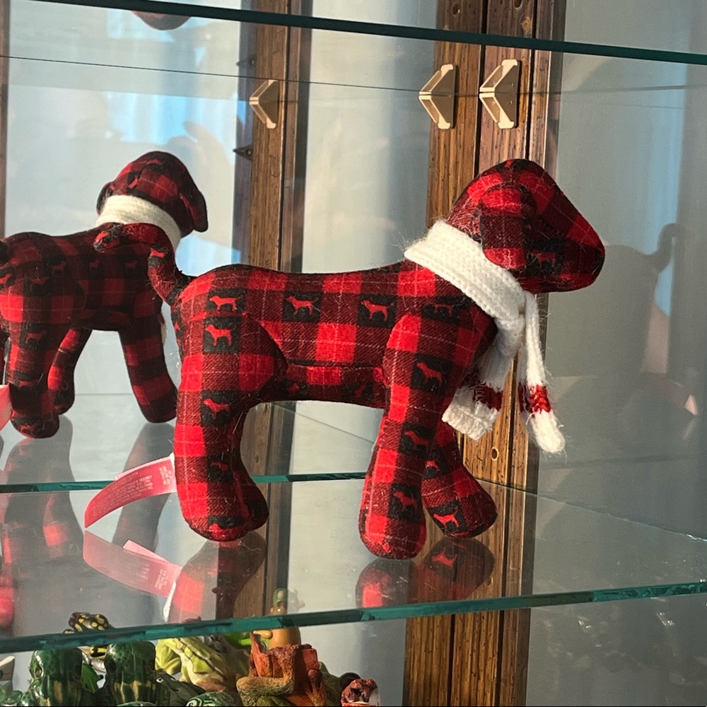 Victoria’s Secret plush dog, July 2007